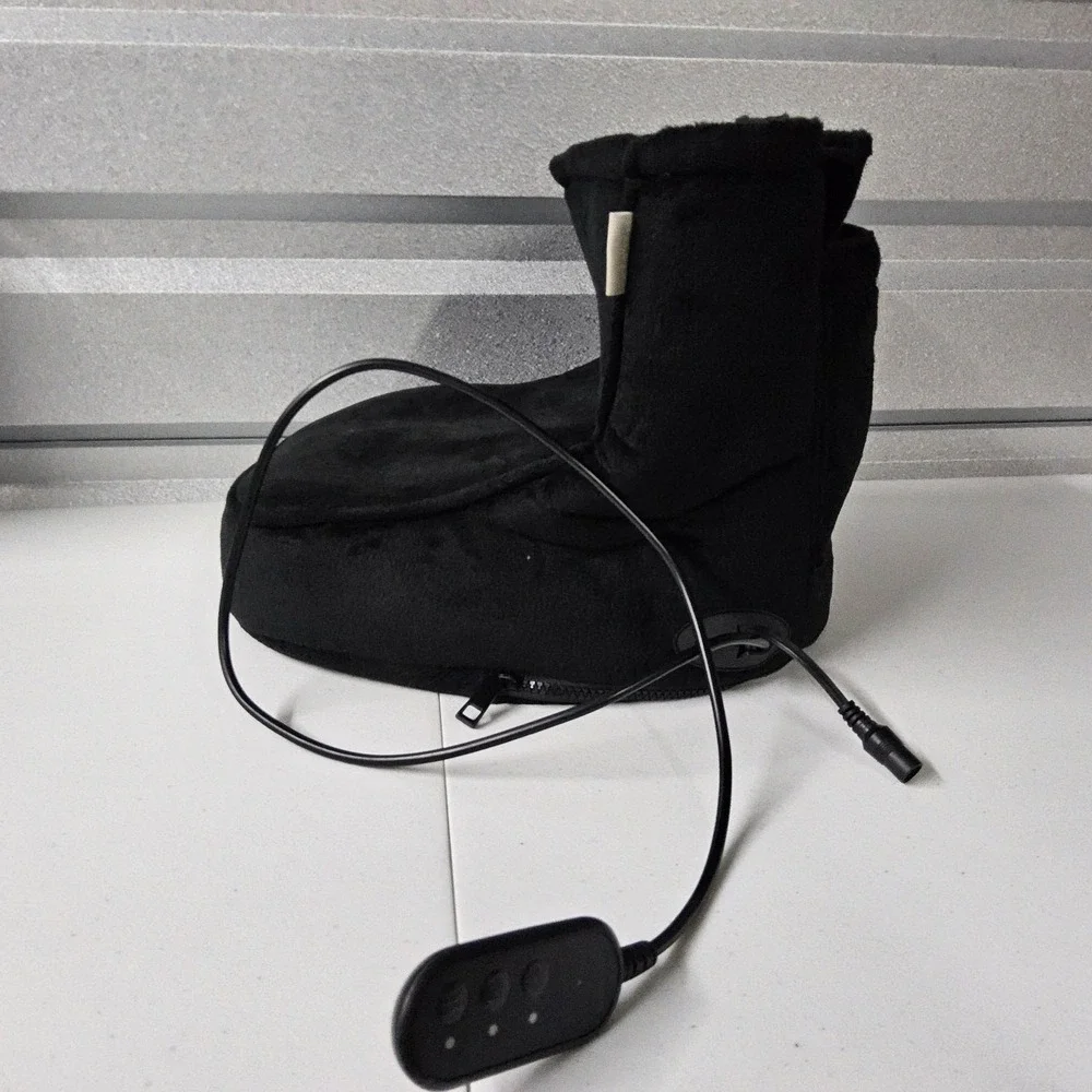 Brookstone Shiatsu Foot Massager and Warmer‎ with Heat Black Plush Cover 2-in-1